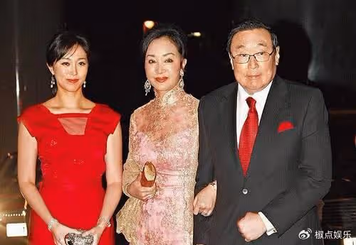 26歲嫁入豪門,五年連生4胎,熬死花心丈夫後,獨攬70億遺產
