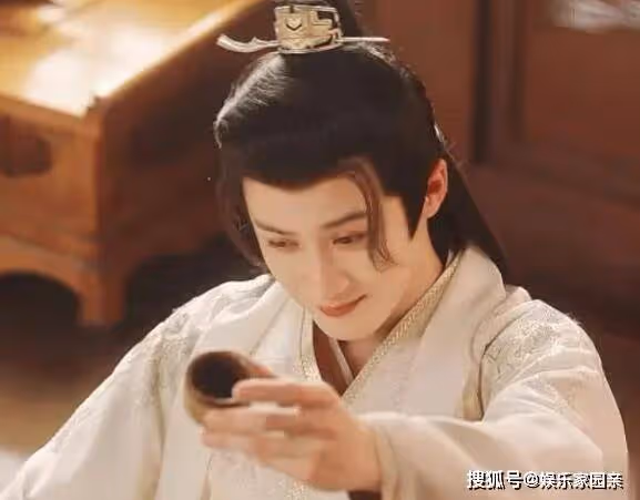 《長相思》防風邶為什麼沒有蠱蟲?何時承認自己是相柳?瑲玹為什麼要殺塗山璟
