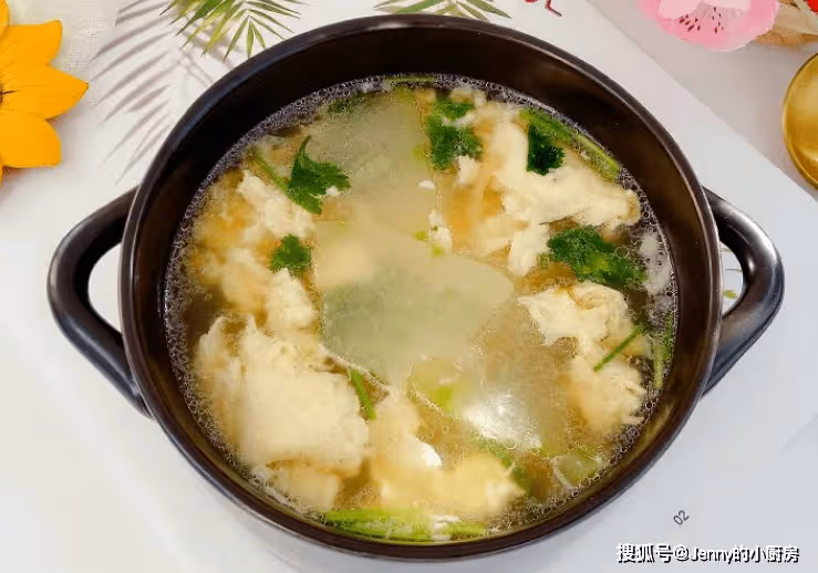 「伏天一碗湯,不勞醫生幫」,建議常喝5道湯,補充營養增強免疫