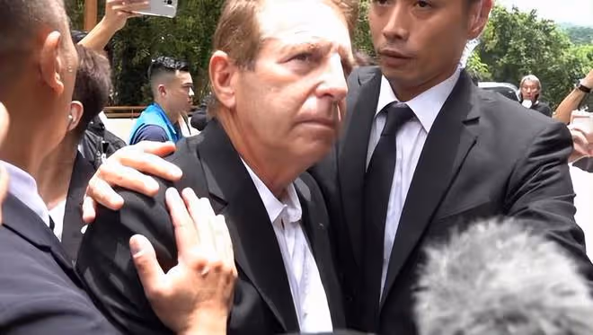 李玟二姐避談Bruce,不再糾結新仇舊怨,只想陪母親好好生活