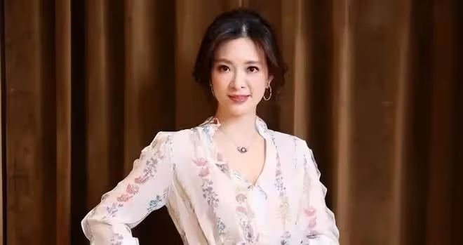 劉真7歲女兒霓霓近況：拿100分給父親看，個性和媽媽一樣要強