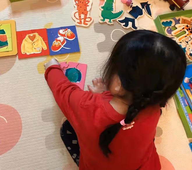 劉真7歲女兒霓霓近況：拿100分給父親看，個性和媽媽一樣要強