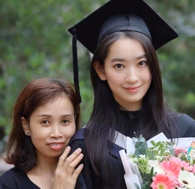 真或假?星二代小花前腳曝出戀情,媽媽後腳疑曬照否認緋聞卻秒刪