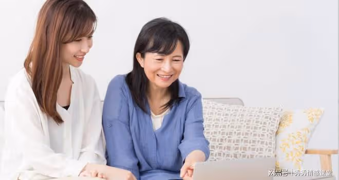 故事:兒媳回娘家,婆婆不許兒子去接,岳母發條朋友圈,婆婆慌了