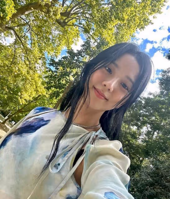 Jisoo與安普賢戀愛痕跡被翻出,背景成為焦點,理想型與對方相近
