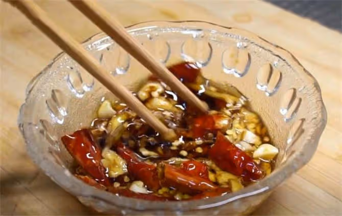 豆角夏天試試這樣做,一大盤不夠全家人吃,新手一看就會