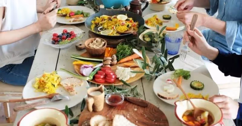 婆家十幾口人聚餐，婆婆給我二百讓我整一桌硬菜，我點十幾份米線