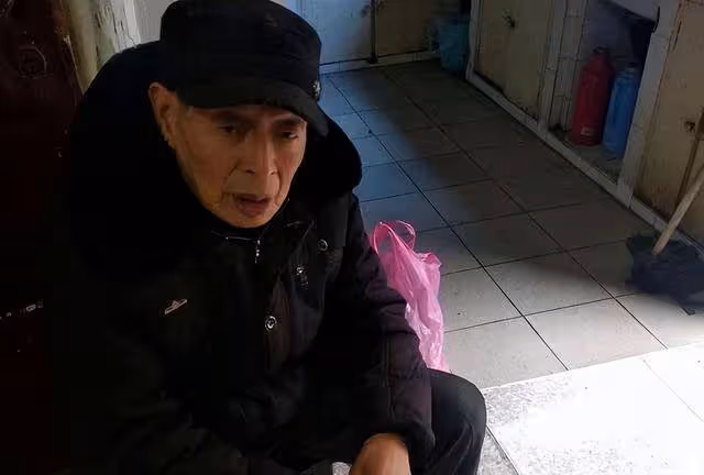 女兒工作忙!父親住院「只傳簡訊人卻從來沒出現」 他衝動「把財產全留給姪子」2年後卻發現了女兒遺書