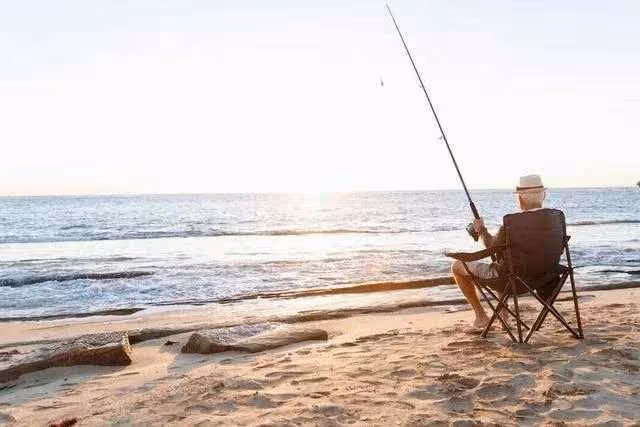 60歲以後,若出現這「4個徵兆」,是老天爺在幫你,晚年大幸
