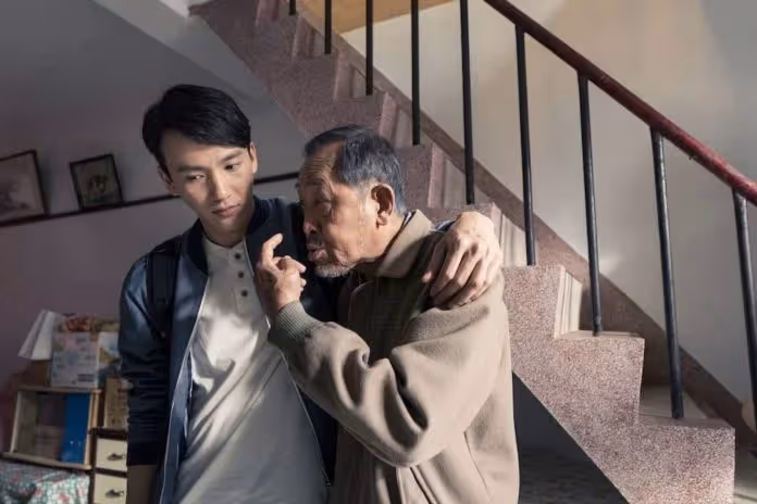 兩個小叔不肯照顧!76歲公公「住在我家養老15年」沒給一毛錢 他過世第2天「家裡來了2個律師」