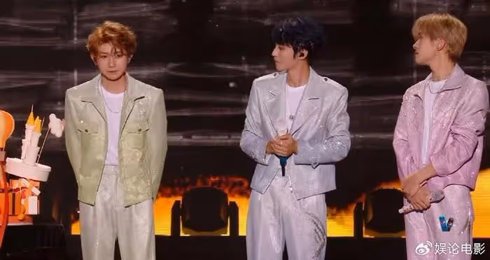 TFBOYS十年之約演唱會,三人配合默契,現場演唱還行並不難聽吧