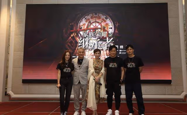 TVB小生拍新劇獲視後妻子探班!一家人終團聚,自曝角色挑戰大