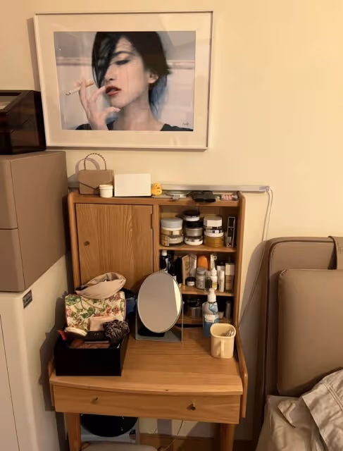 朱珠帶娃看老公賽馬,穿深V氣質出眾,老公被吐槽太拉胯配不上她