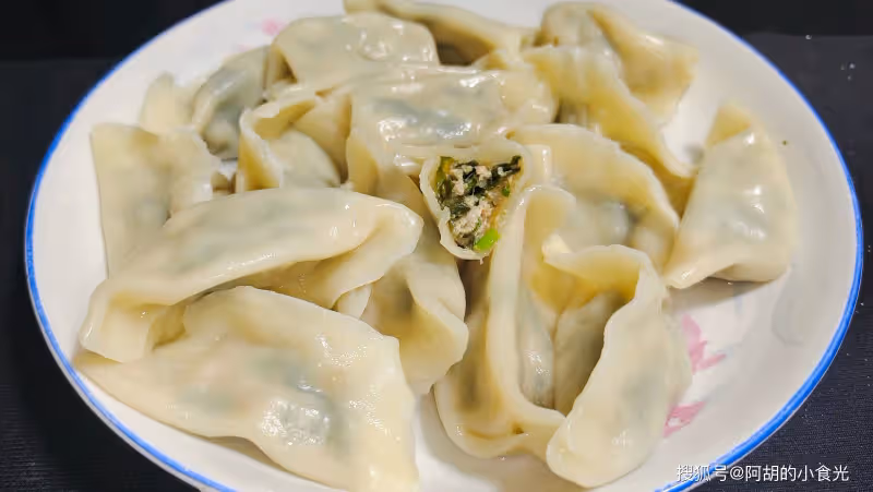 八月吃餃子,試試這餡!不愧是「天然鈣庫」, 能提鮮能補鈣,啥都不蘸都好吃