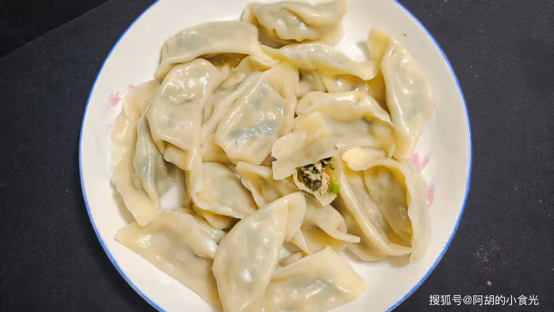 八月吃餃子,試試這餡!不愧是「天然鈣庫」, 能提鮮能補鈣,啥都不蘸都好吃
