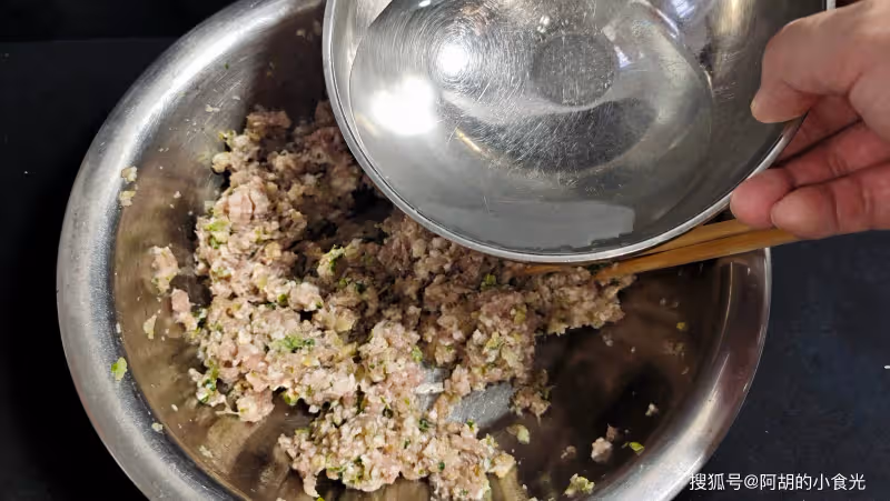 八月吃餃子,試試這餡!不愧是「天然鈣庫」, 能提鮮能補鈣,啥都不蘸都好吃