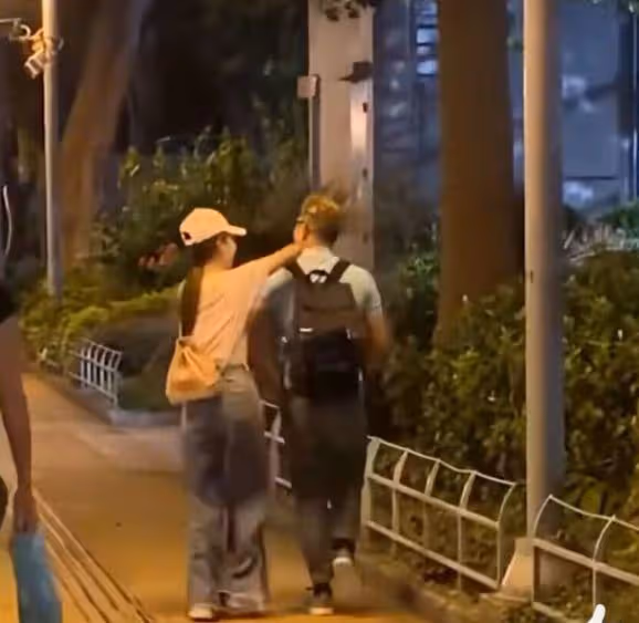 郭富城高調為老婆慶生，方媛全身上下都是奢侈品，手鐲高達37萬