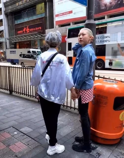 吳卓林和andi生活很幸福，與母親吳綺莉的生活形成鮮明對比