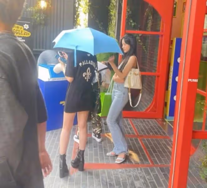 小S韓國行太歡樂,和具俊曄在家當女兒面熱舞,牽手轉圈很激動