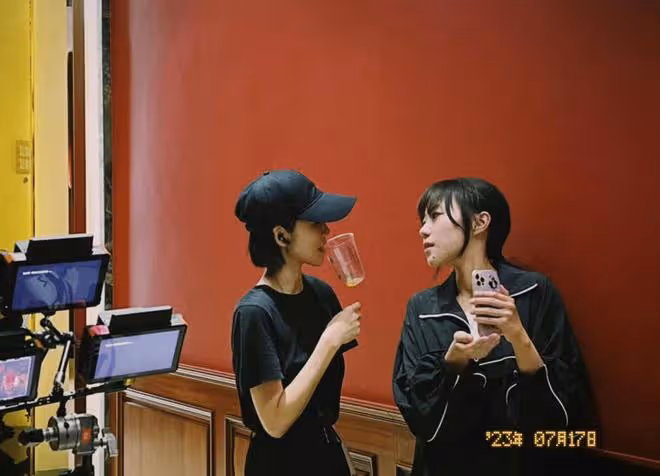 曝26歲竇靖童國外秘婚!另一半是38歲女導演,當事人回應引熱議