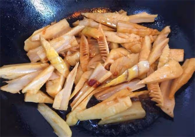 為什麼很多人炒出的竹筍又苦又澀?原來是方法不對,教你正確做法