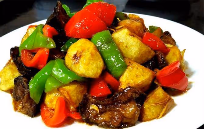 在家做地三鮮油溫很關鍵,大廚教你一招,外焦里軟,咸香下飯