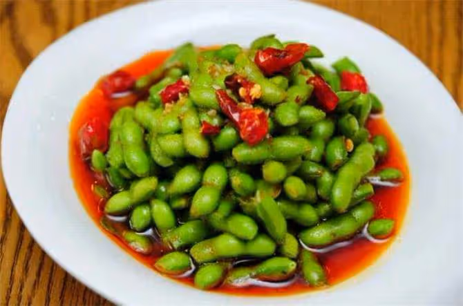 煮毛豆要碧綠脆爽，只需加入這個調料，煮出來又香又好吃