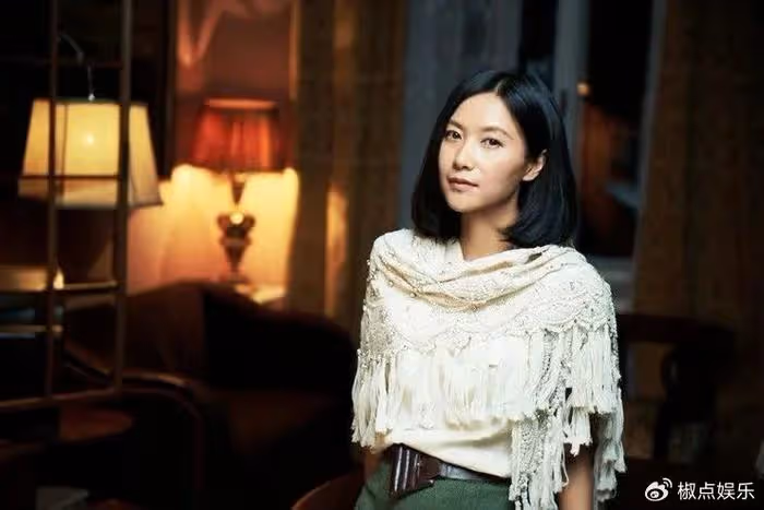 不結婚卻有固定伴侶,這3位中年女星,一個比一個過得滋潤