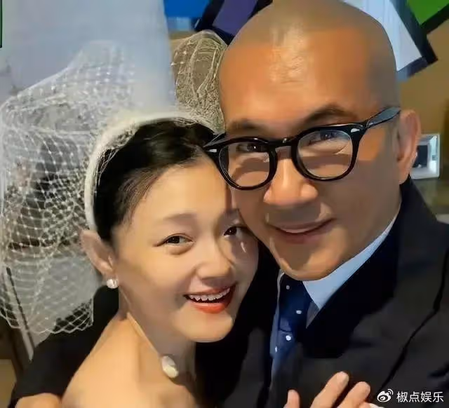 具俊曄公布和大S重逢畫面:大S穿睡衣站家門口落淚,害羞捧臉迎接