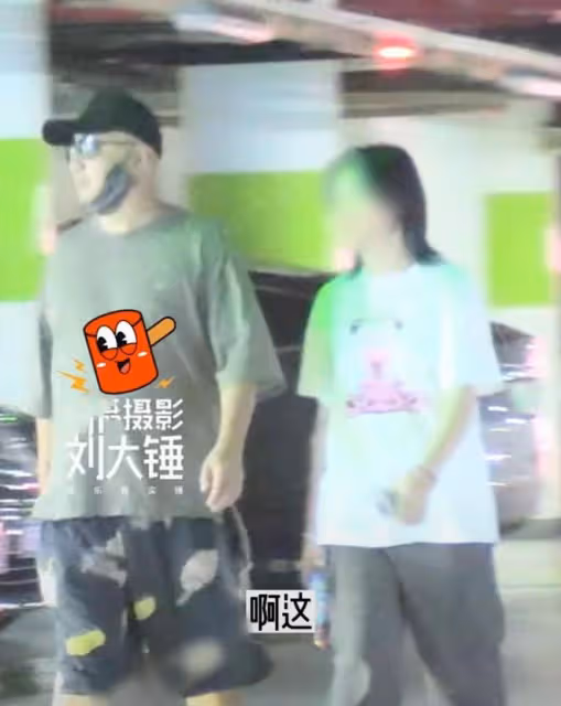徐崢被指回歸家庭,帶14歲女兒看電影,徐小寶和爸爸身高體型接近