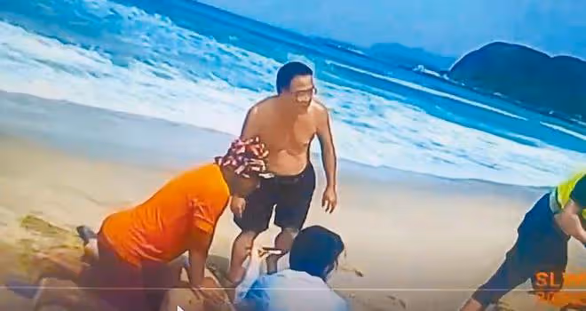 張震岳海邊救人，55歲男子溺水離世，英勇畫面感動眾人