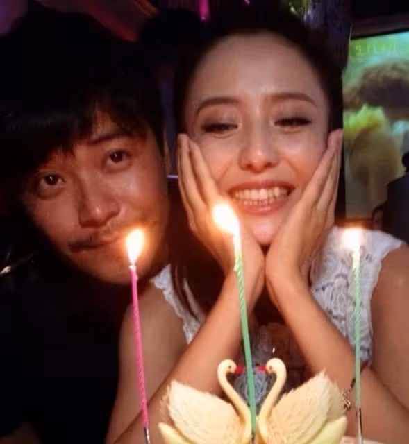 陳思誠卡點為佟麗婭慶生，曬背影照稱呼朵朵媽，已連續四年不間斷