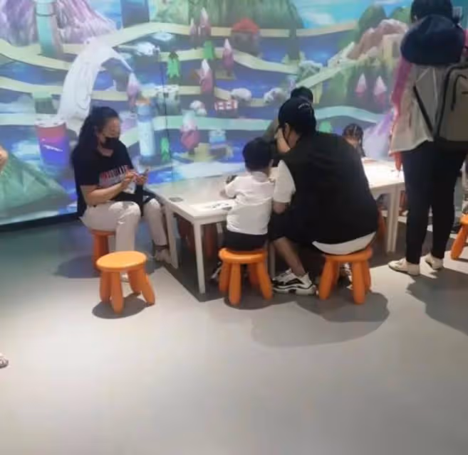 陳思誠卡點為佟麗婭慶生，曬背影照稱呼朵朵媽，已連續四年不間斷