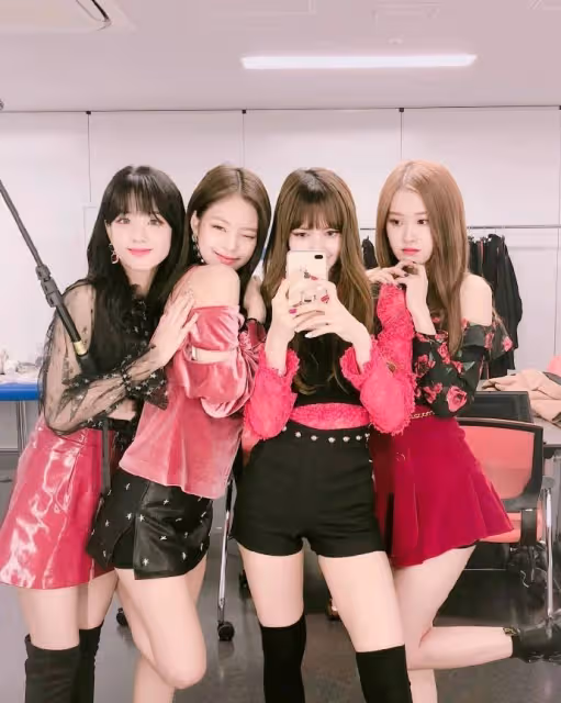 BLACKPINK慶祝出道七周年,成員們發帖祝賀,續約依舊尚未確定
