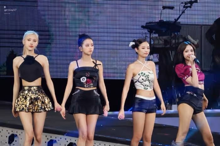 BLACKPINK慶祝出道七周年,成員們發帖祝賀,續約依舊尚未確定