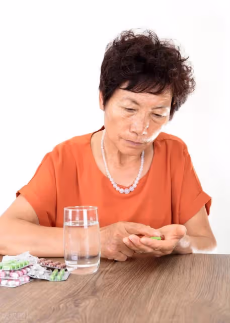 我70歲,不想伺候女婿一家人收拾東西回家,女婿:不想養老了?