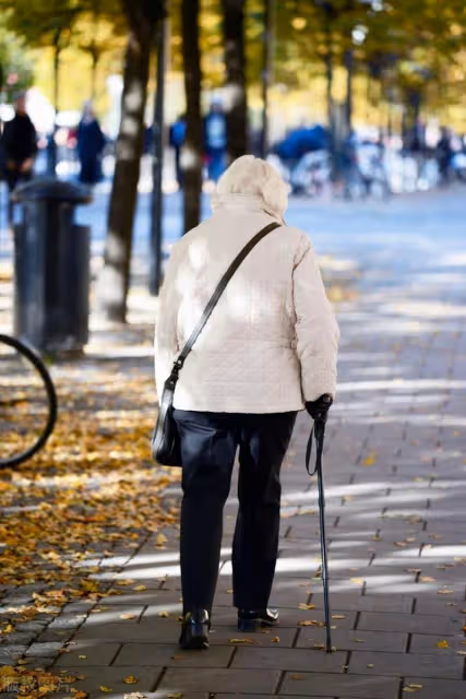 我70歲,不想伺候女婿一家人收拾東西回家,女婿:不想養老了?