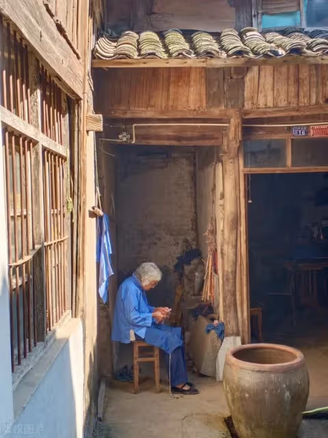 我70歲,不想伺候女婿一家人收拾東西回家,女婿:不想養老了?