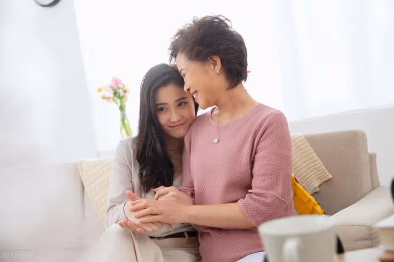 我婆婆拆遷補償200萬,卻給我轉了100萬,我立刻把娘家人拉黑