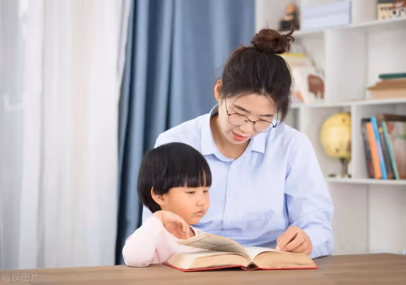 我60歲退休,每月退休金4058元,女婿卻給我報保潔,讓我去上班