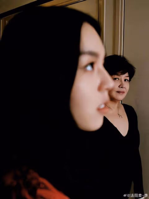 淚目!法圖麥穿爸爸李詠衣服拍「全家福」,哈文:一家人在一起