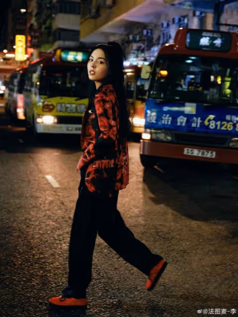 淚目!法圖麥穿爸爸李詠衣服拍「全家福」,哈文:一家人在一起