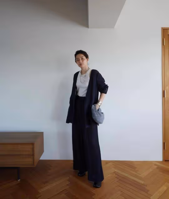 擁有「御姐臉蘿莉臉」,這位日本博主怎麼穿高級衣服?