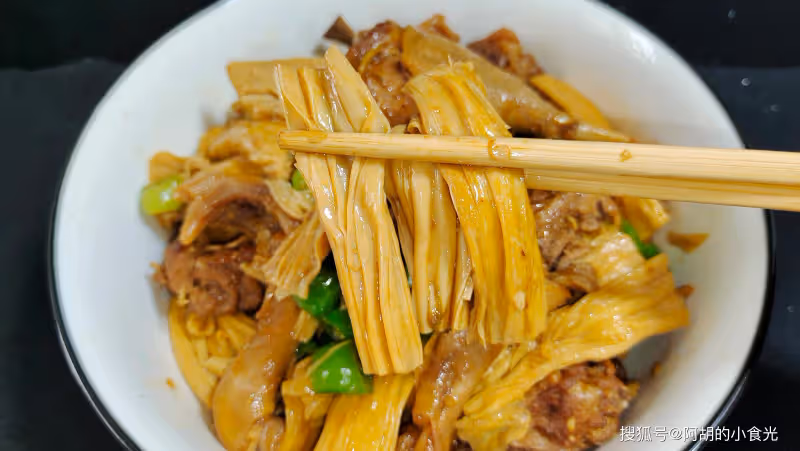 腐竹和它完美搭配!無愧是「入秋第一補」,補而不膩,滿足你的胃