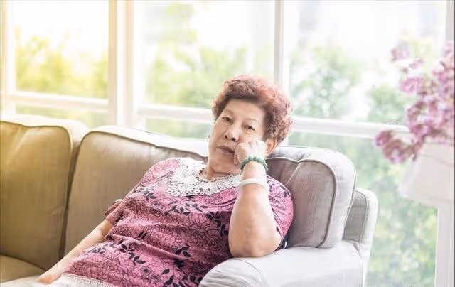 去看望外孫，在門口聽到女婿親家母對話，我轉身就走：以後不管了