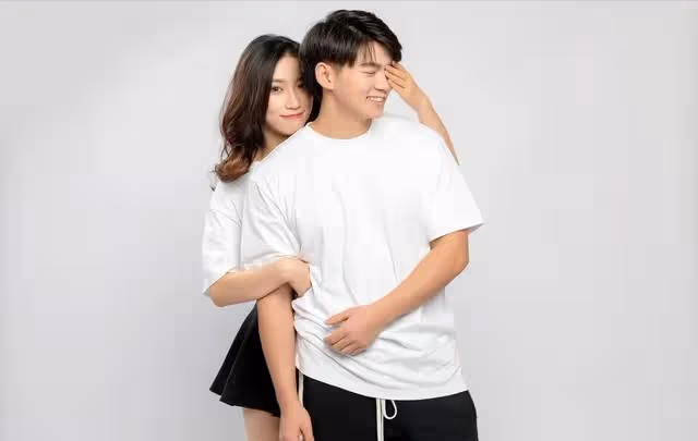 帶孫5年換來1耳光，收回房後小兩口跪求原諒，婆婆：我不欠你們的