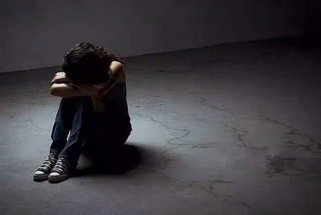 閒置的那套四居室，5萬塊賣給你弟。岳母說完，女婿回絕：做夢！
