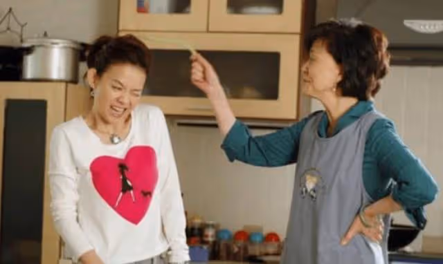 妹妹離婚住哥哥家遭到拒絕。母親：房子是我買的。兒媳說：我走吧