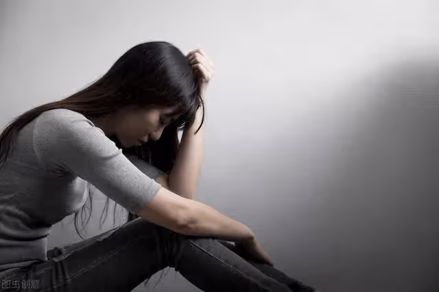 妹妹離婚住哥哥家遭到拒絕。母親：房子是我買的。兒媳說：我走吧