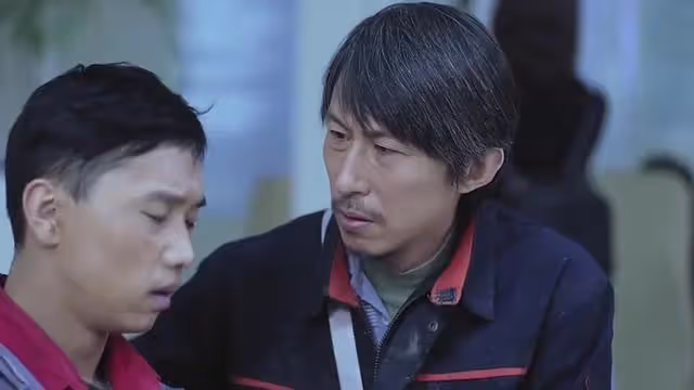 給弟弟存錢買房,妻子離婚,過節去弟弟家,弟媳說:我們要回娘家